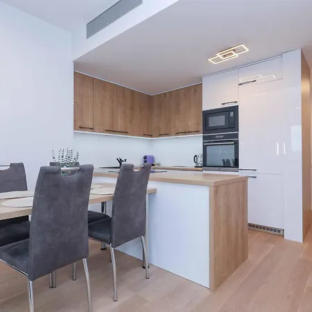 Skypark Tower 3-2 Bedroom Luxe With Free Parking 公寓