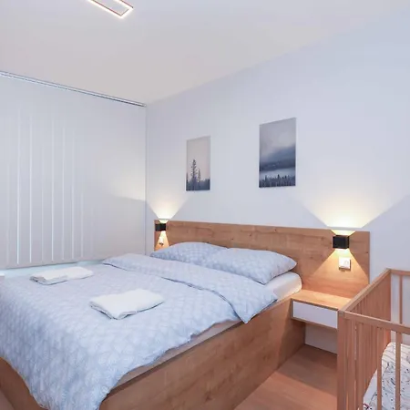 Skypark Tower 3-2 Bedroom Luxe With Free Parking Bratislava