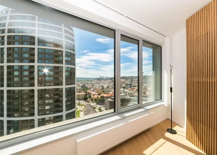 Апартаменты Skypark Tower 3-2 Bedroom Luxe With Free Parking
