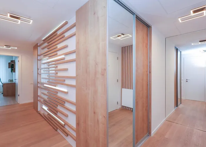 Skypark Tower 3-2 Bedroom Luxe With Free Parking Братислава