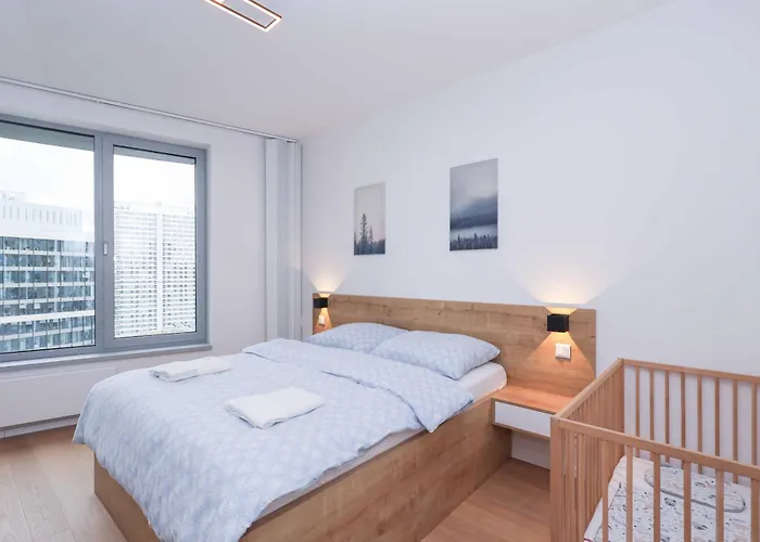Skypark Tower 3-2 Bedroom Luxe With Free Parking * Братислава